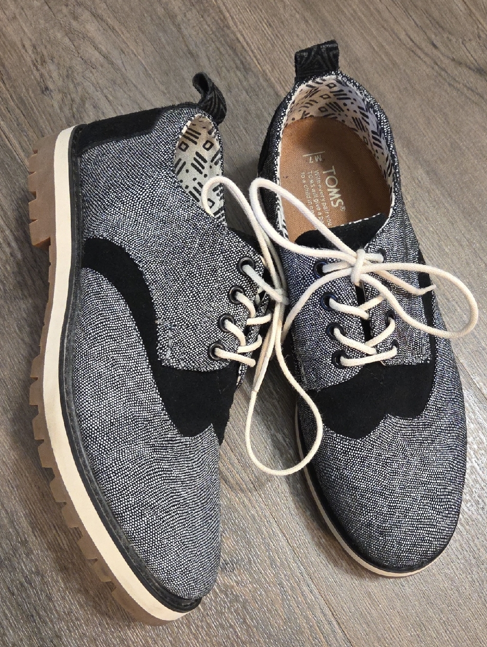 Toms • Brogue V Wingtip Oxford Dress Shoes (Black/White Caviar Leather)